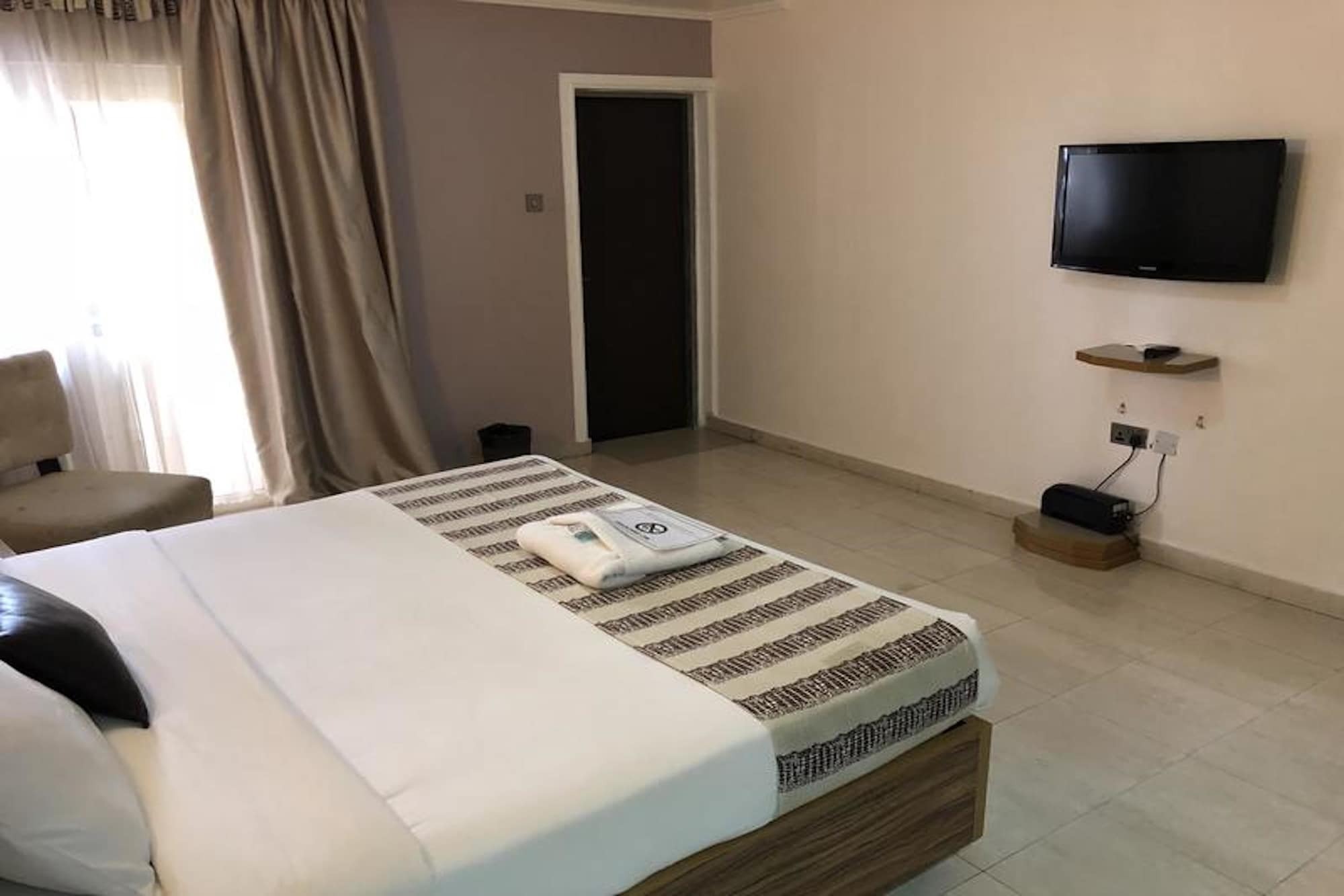 Lekki Waterside Hotel Bamgbose Exterior photo